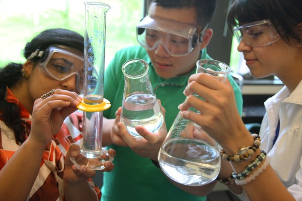 Students in the lab