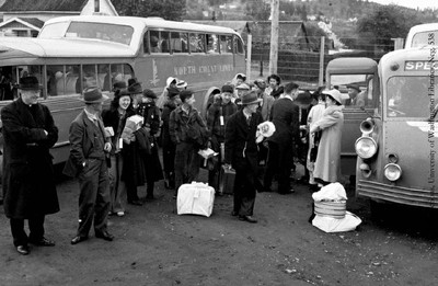 Waiting for the bus, UW538